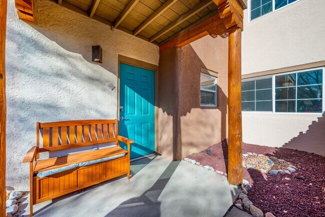 Building Photo - Available Now this Lovely One Bedroom Condo