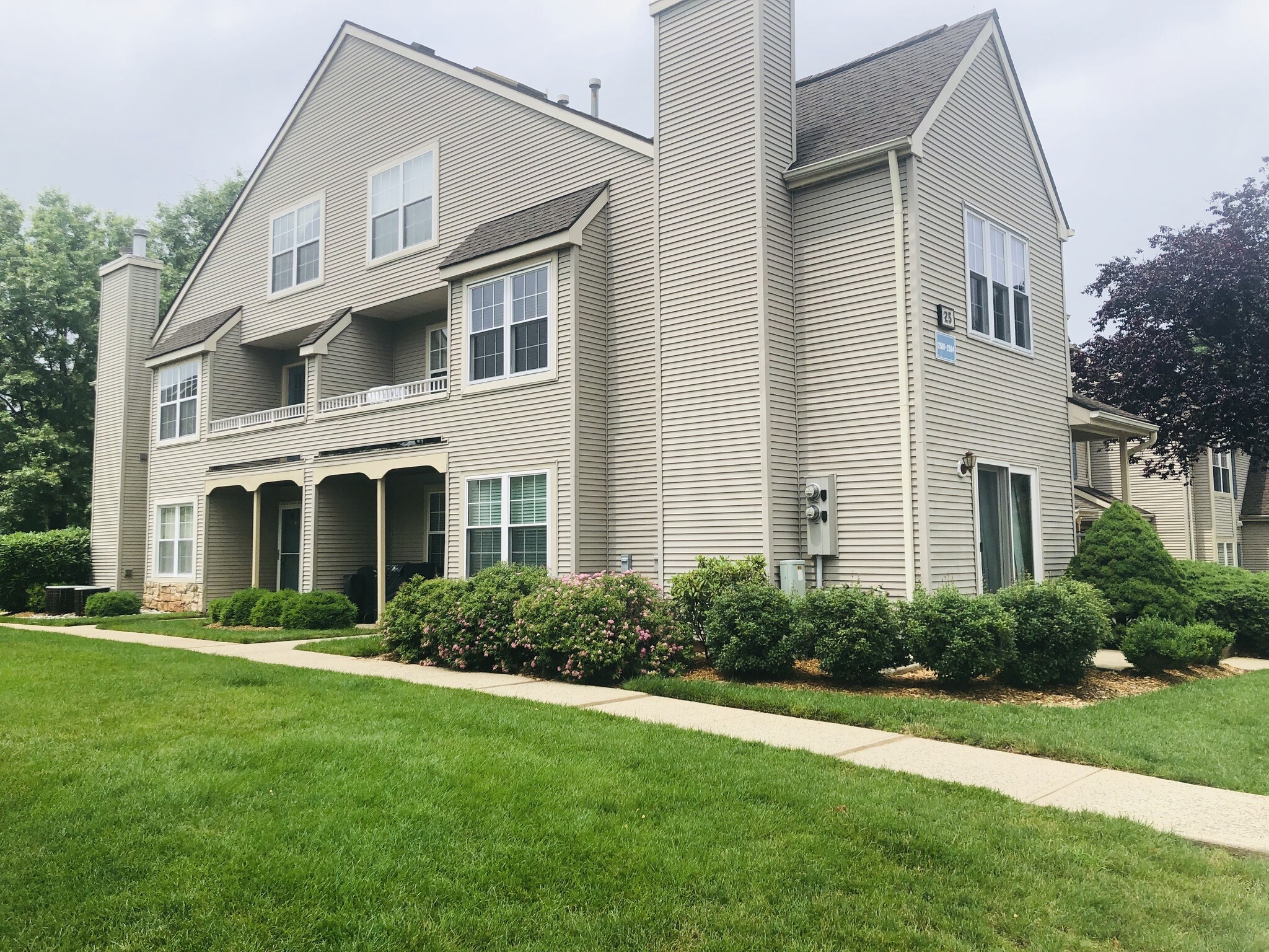 1st Floor Condo Corner Unit - 2501 Vroom Dr