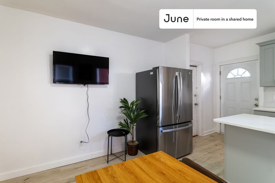 Building Photo - Room in Shared 4 bed/1 bath home in JFK/UMass