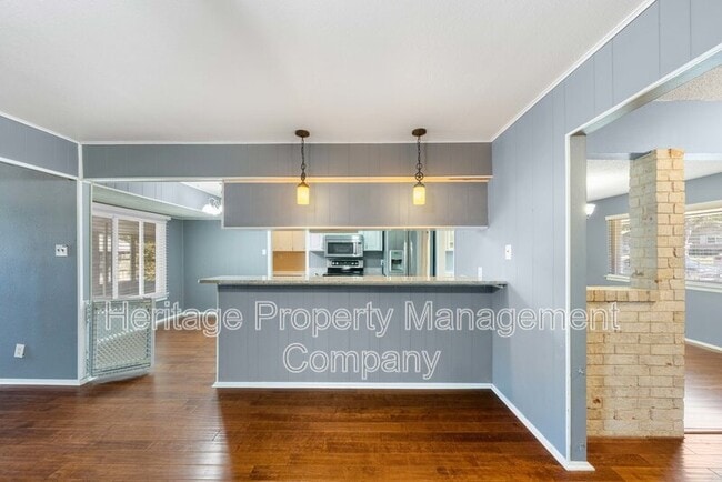 Building Photo - 7015 Forest Pine St