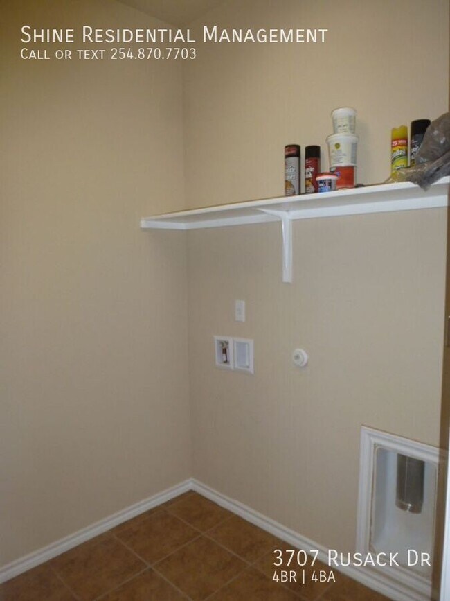 Building Photo - 3707 Rusack Dr