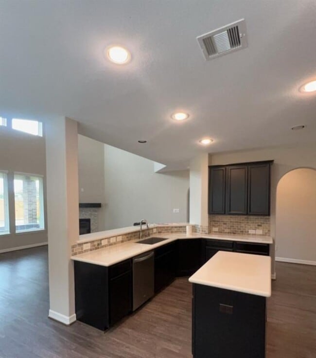 Building Photo - 14615 Birchwood Falls Trail