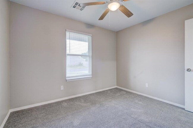 Building Photo - 10425 Aberdeen Dr