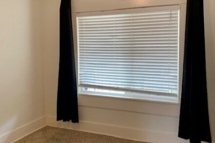 Front bedroom - 926 N Maple St