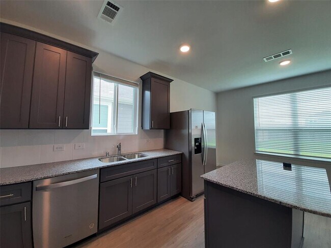Building Photo - 23926 Escardilla Dr
