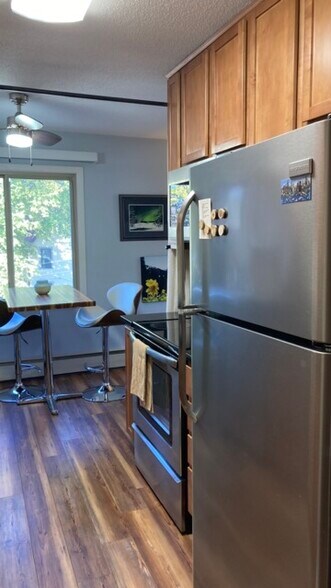 Building Photo - 3236 Garfield Ave