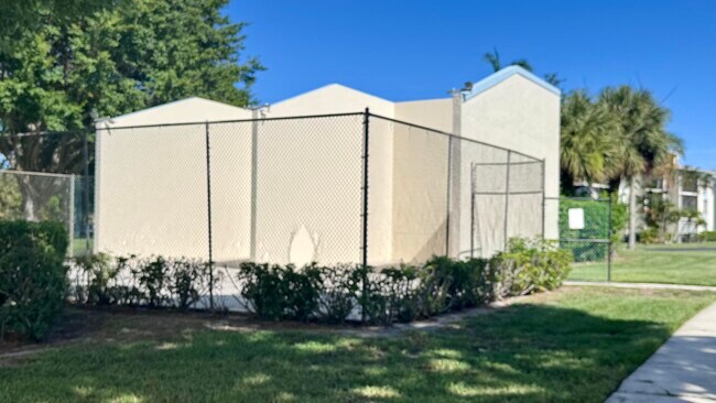Building Photo - 1114 Green Pine Blvd