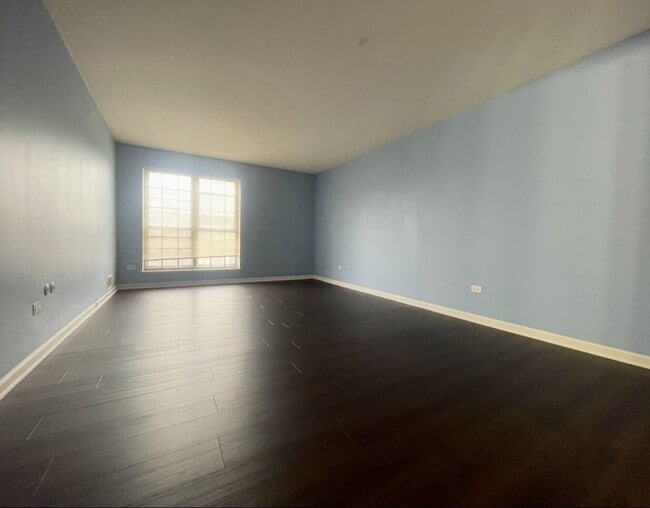 Building Photo - 5501 Carriage Way Dr