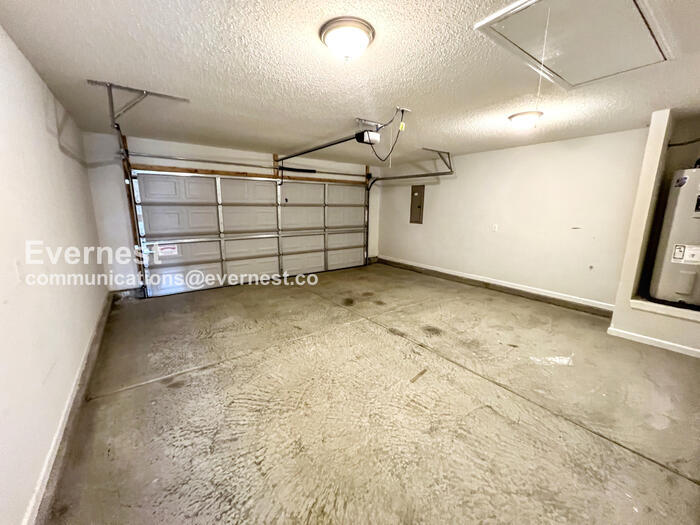 Building Photo - 264 Fenrose Dr