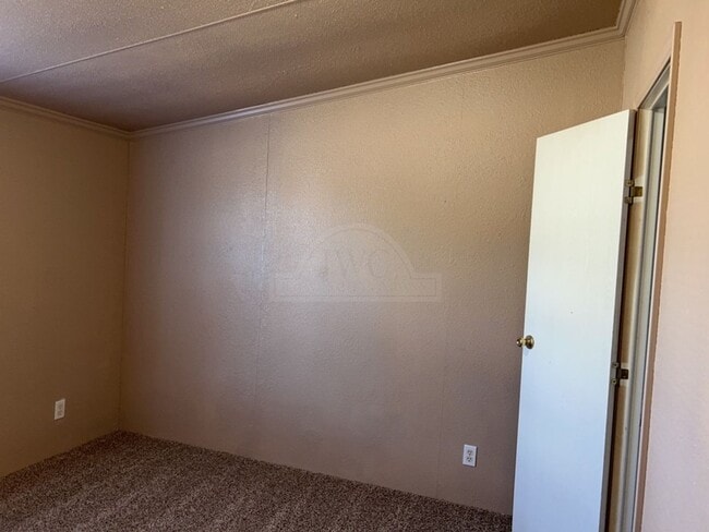 Building Photo - 3406 Valencia Dr