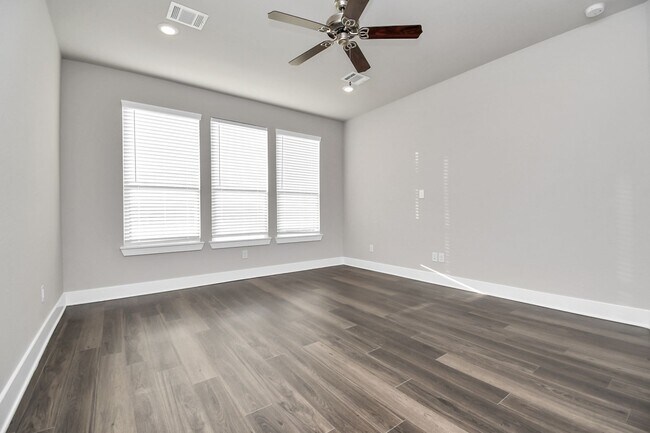 Building Photo - Beech