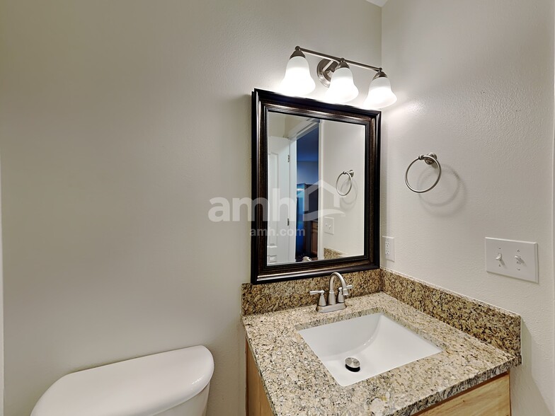 Building Photo - 4581 N Park Crossing Ave