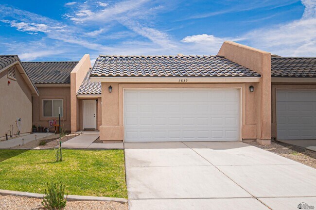 Building Photo - 3839 S Desert Sky Dr