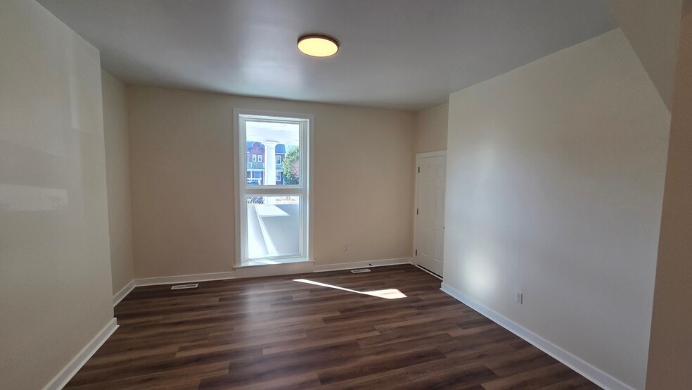 Living Room - 2503 North Ave