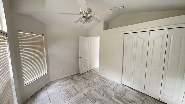 Building Photo - Come see this beautiful 3 bedroom, 2 bath, 2 car garage home for rent near Citrus Park Mall!