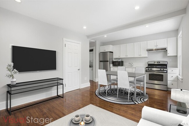 Building Photo - 123 S Broadway