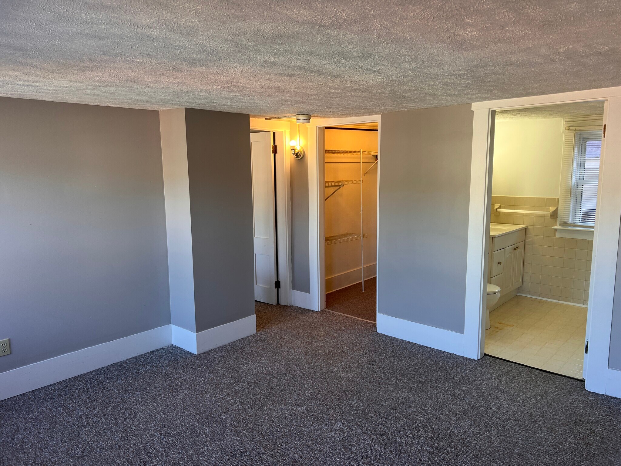 Building Photo - 17 Elm St