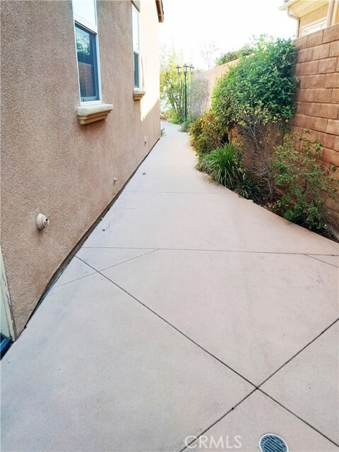 Building Photo - 2432 E Kern River Ln