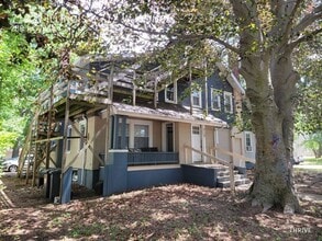 Building Photo - 712 W Illinois St