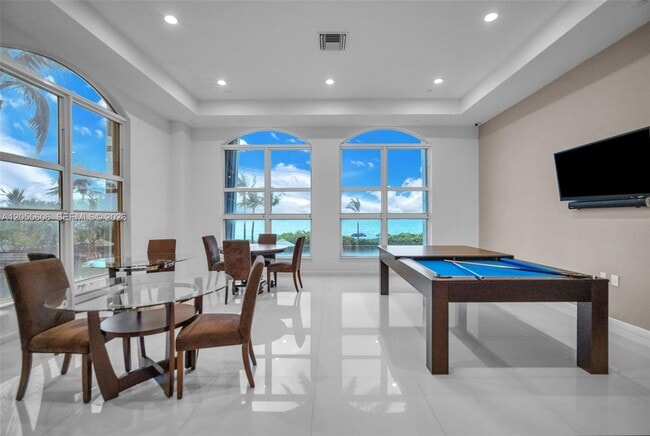 Building Photo - 2065 S Ocean Dr