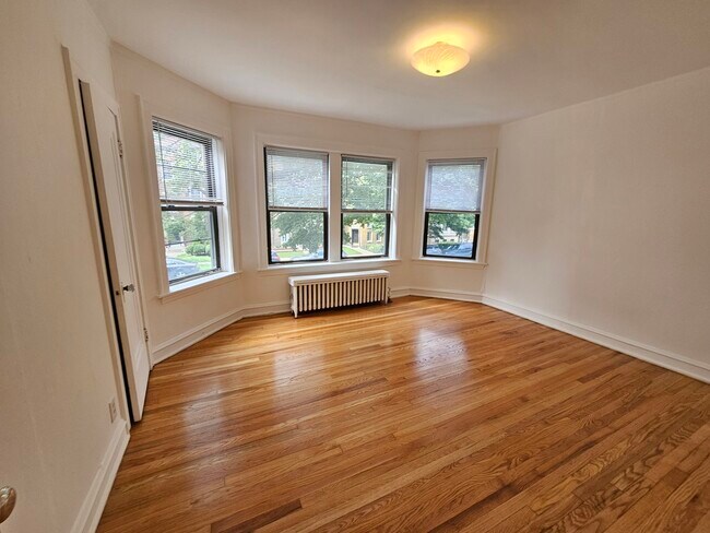 Building Photo - 5507 N Campbell Ave