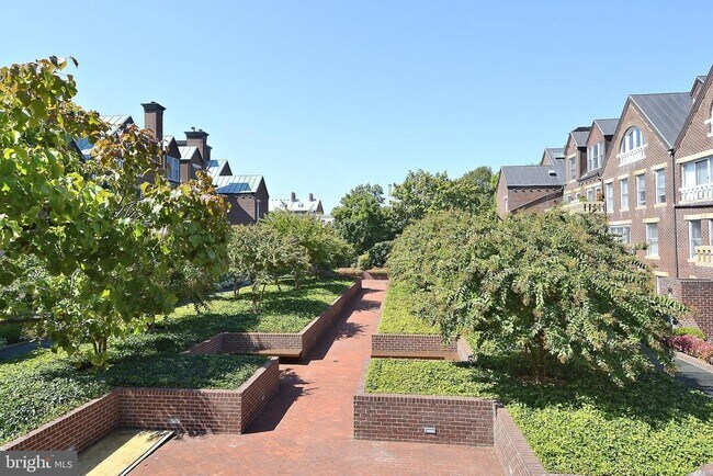 Building Photo - 115 N Lee St