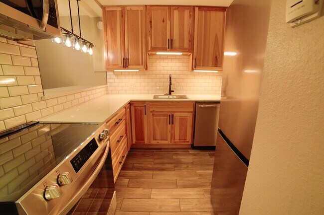 Building Photo - Year lease! Remodeled! 2 parking spots! Wa...