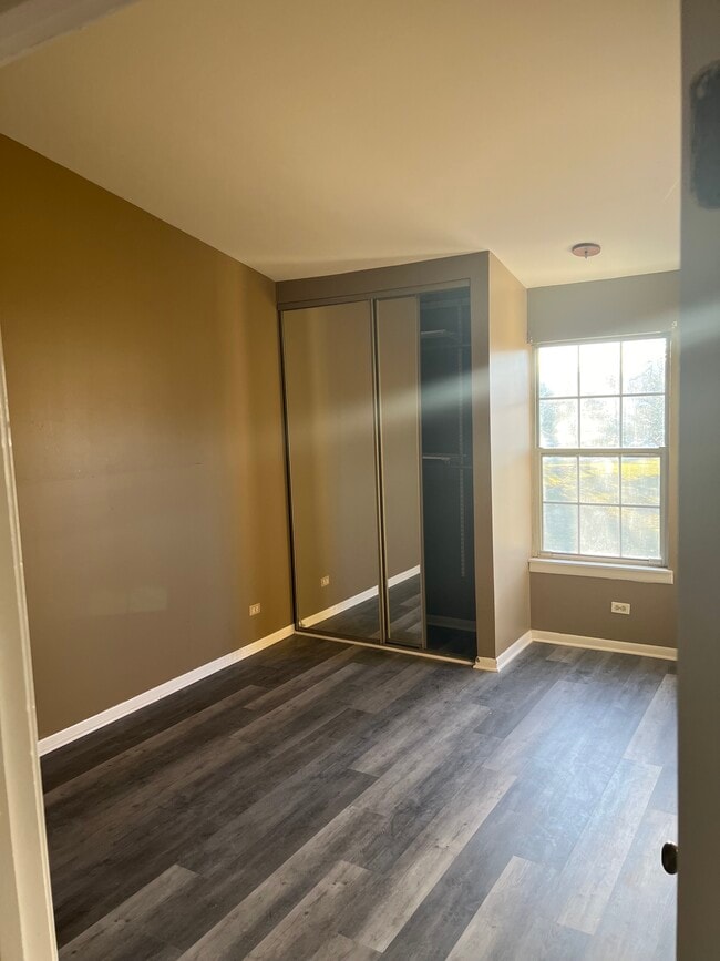 Building Photo - 820 Dracut Ln