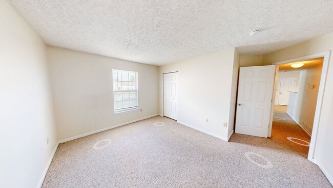 Building Photo - 5566 Garden Ridge
