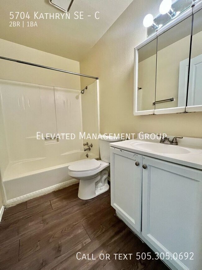 Building Photo - 5704 Kathryn Ave SE