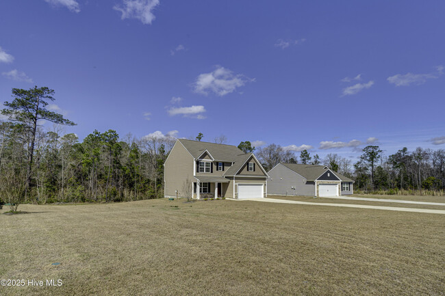 Building Photo - 640 Poppleton Dr