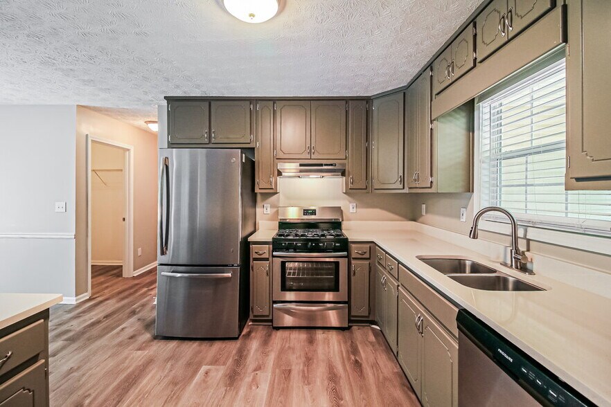 Building Photo - 709 Miami Ct