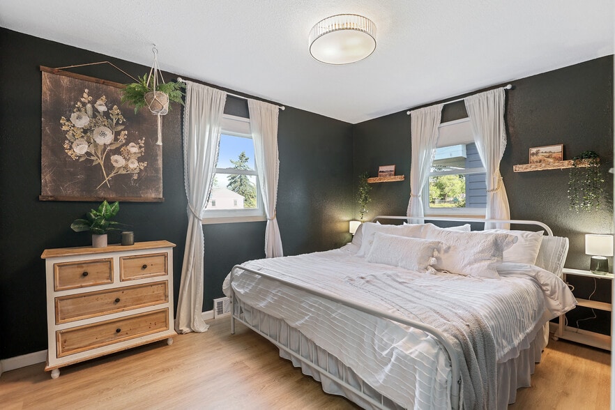 Building Photo - 2120 Rena Pl