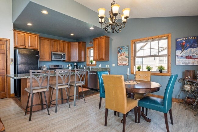 Building Photo - 91 Fireweed Ct