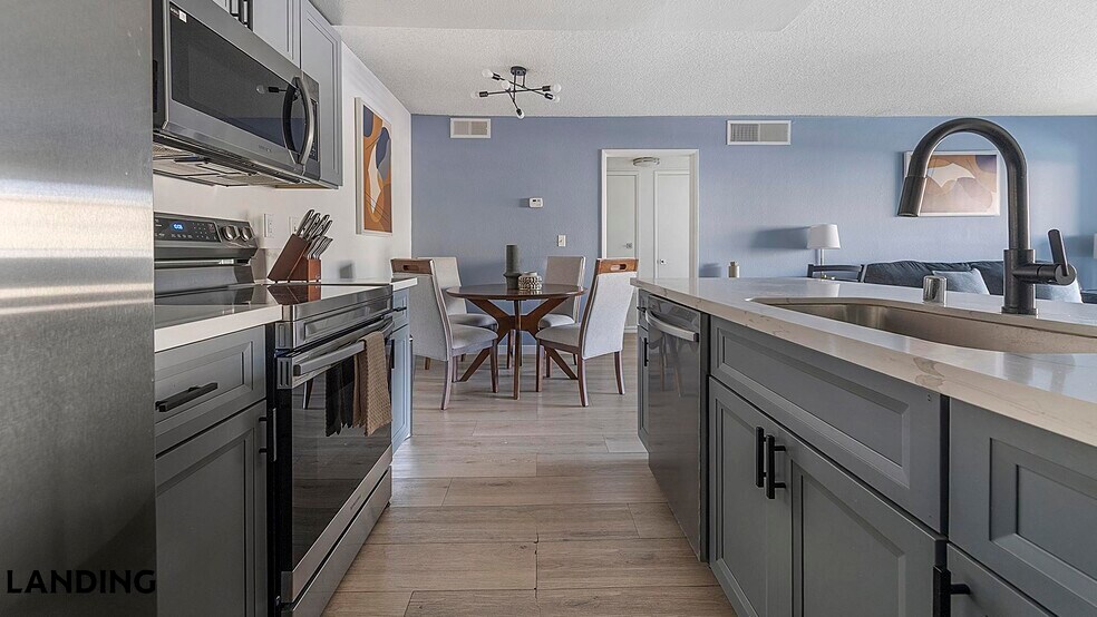 Building Photo - 1455 E Katie Ave