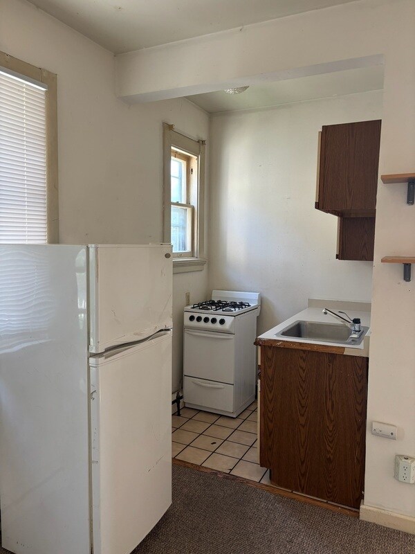Building Photo - 125 E Gorham St