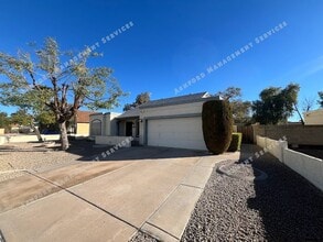 Building Photo - 3 BEDROOM 2 BATHROOM IN PHOENIX WITH TONS ...