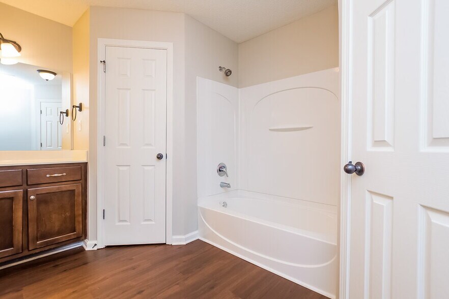 Building Photo - 4313 Genevieve Dr