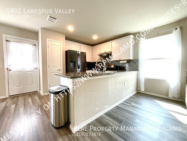 Building Photo - 5902 Larkspur Valley