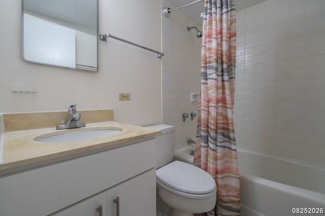 Building Photo - 1425 Liliha St