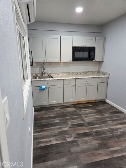 Building Photo - 24363 Delphinium Ave