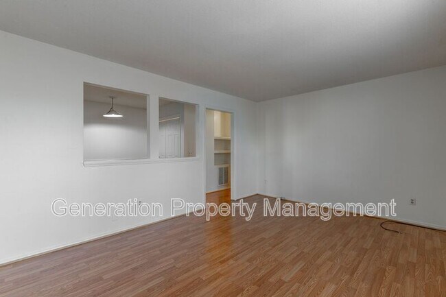 Building Photo - 161 Knollwood Dr