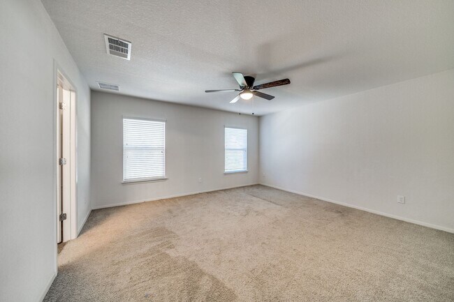 Building Photo - 3-BEDROOM HOME IN CROSSING AT WINDCREST