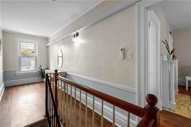 Building Photo - 1207 Linden Pl