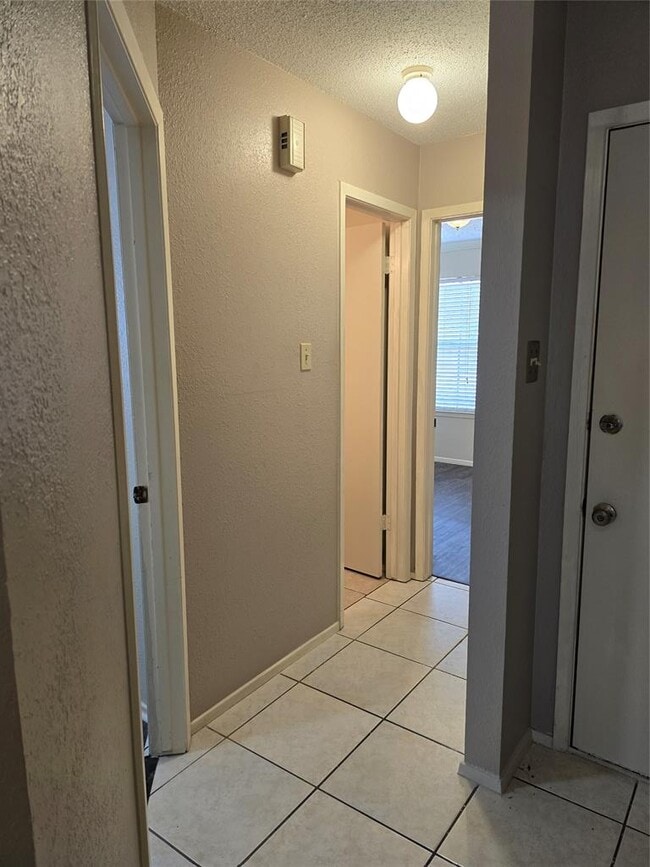 Building Photo - 16922 Whitebrush Loop