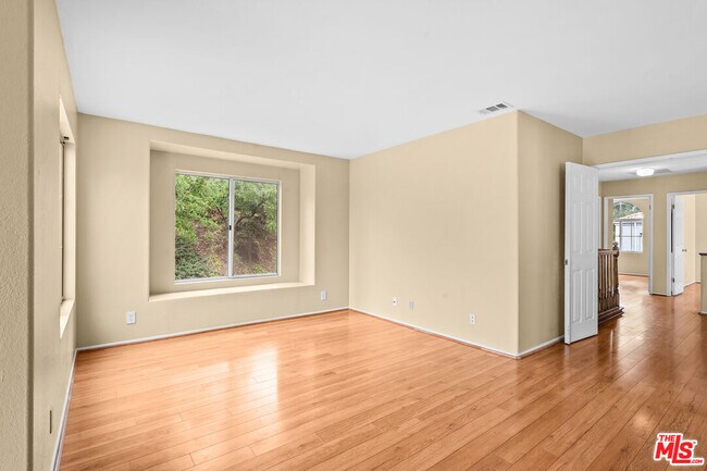 Building Photo - 18639 W Nathan Hill Dr