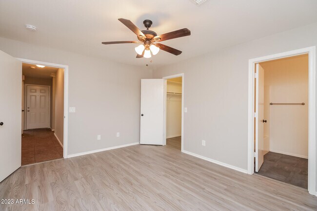Building Photo - 8116 E Onza Ave