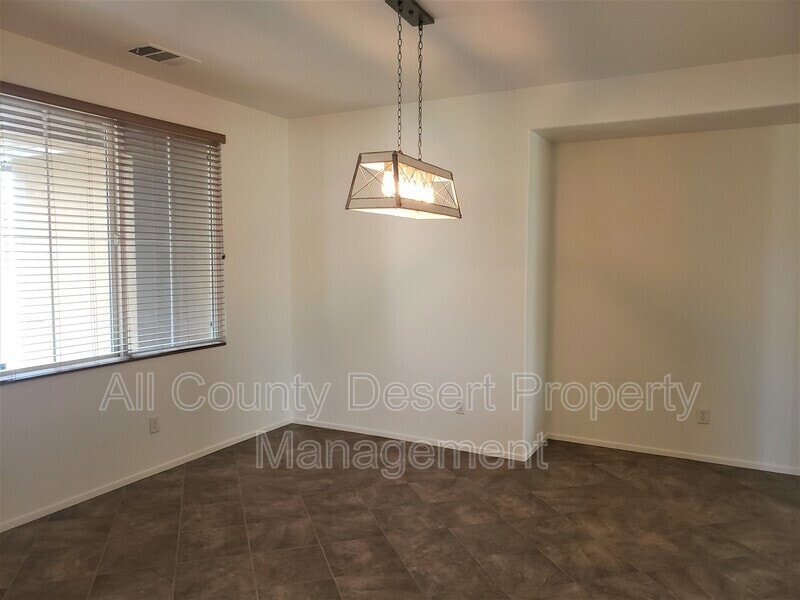 Building Photo - 37853 Avon St