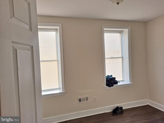 Building Photo - 1100 Green St