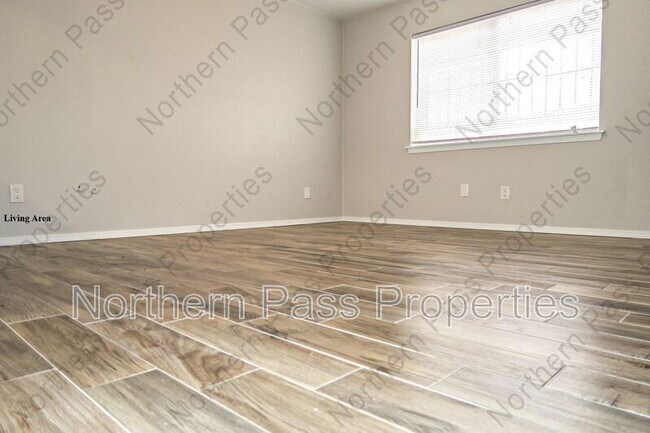 Building Photo - 5198 Viceroy Dr